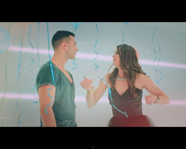 Półnagi Rafał Maślak w klipie zespołu disco polo [VIDEO]