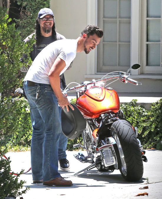 Lea Michele przyłapana na igraszkach z chłopakiem (FOTO)