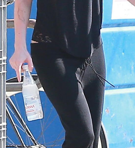 Najseksowniejsza kobieta świata łączy dres z koronką Najseksowniejsza kobieta świata łączy dres z koronką