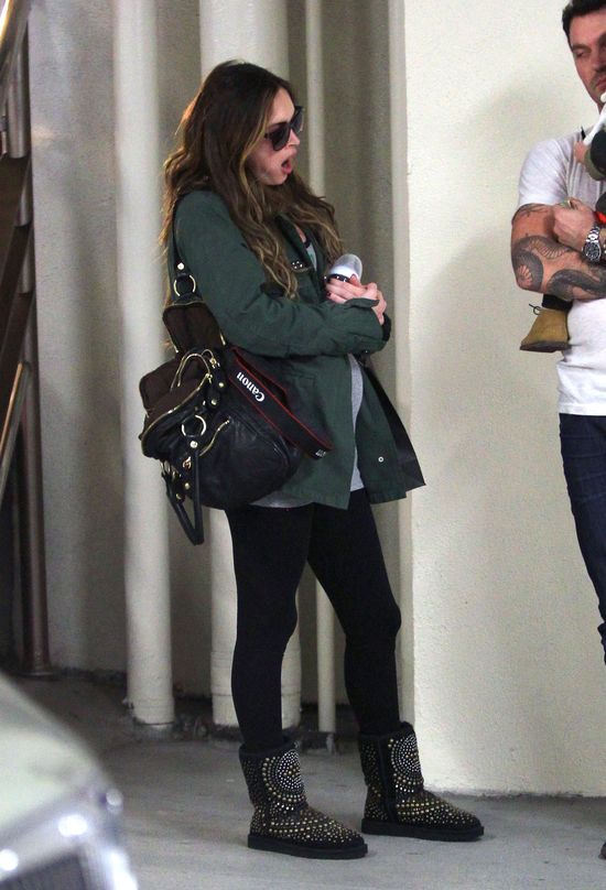 Megan Fox w 7 miesiącu ciąży (FOTO)