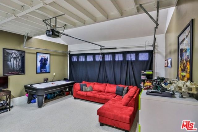 Ten dom gwiazdorskiej pary wygląda niepozornie... (FOTO)