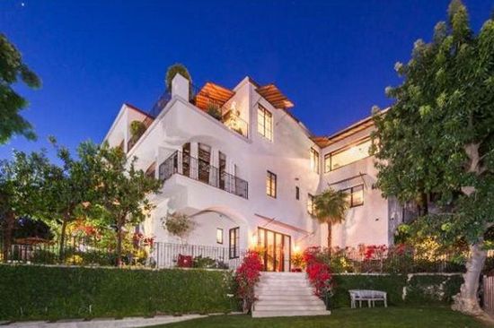 Megan Fox sprzedaje dom! (FOTO) Megan Fox sprzedaje dom! (FOTO)