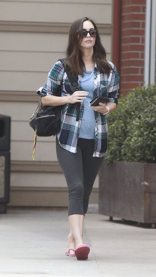 Megan Fox ukrywa ciążowy brzuszek (FOTO)