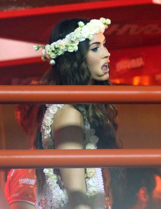 Megan Fox u fryzjera straciła połowę włosów! Megan Fox u fryzjera straciła połowę włosów!