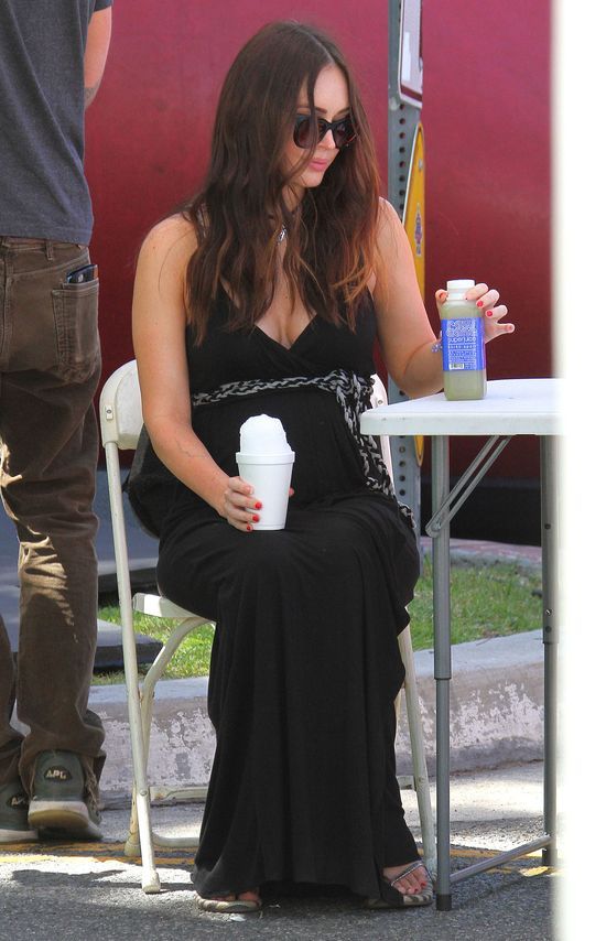  Megan Fox z mężem na spacerze. Jeden szczegół przyciągnął uwagę mediów