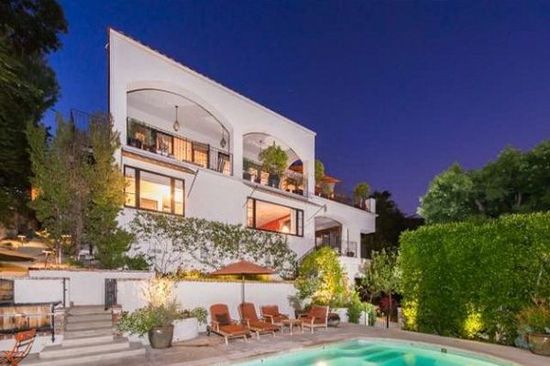 Megan Fox sprzedaje dom! (FOTO)