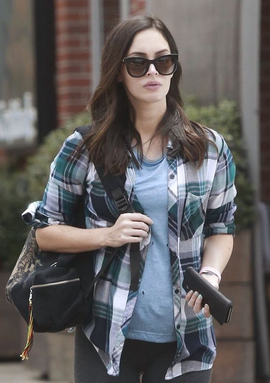 Megan Fox ukrywa ciążowy brzuszek (FOTO)