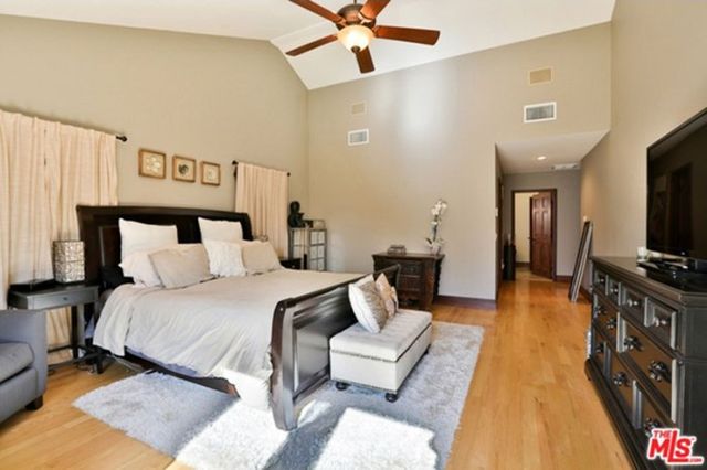 Ten dom gwiazdorskiej pary wygląda niepozornie... (FOTO) Ten dom gwiazdorskiej pary wygląda niepozornie... (FOTO)