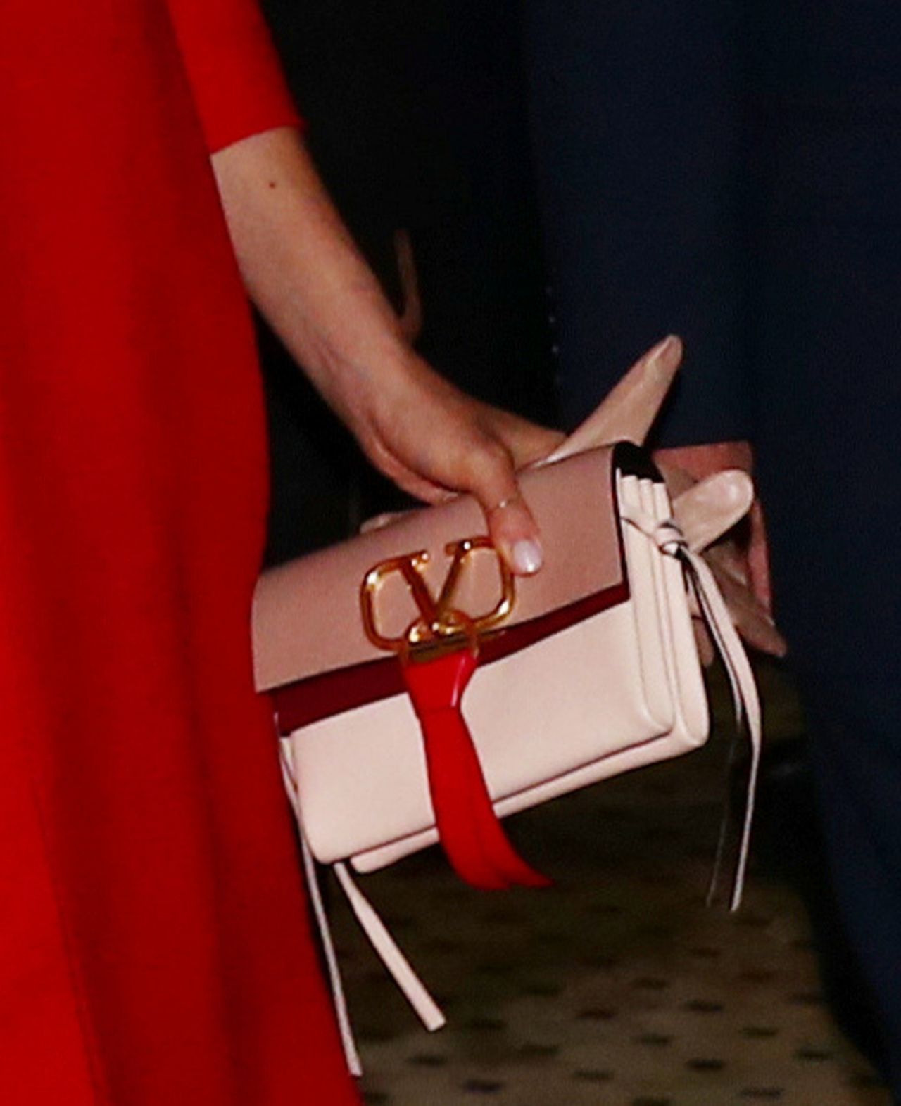 Księżna Meghan z ciążowym brzuszkiem w sukience Valentino w Casablance