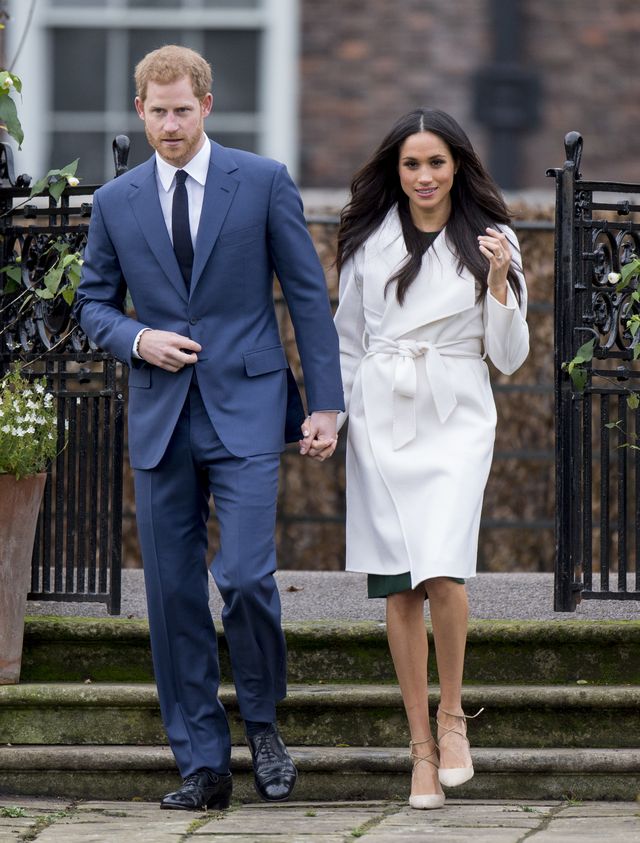 Dlaczego Kate i William nie mogą trzymać się za ręce, a Meghan i Harry tak?