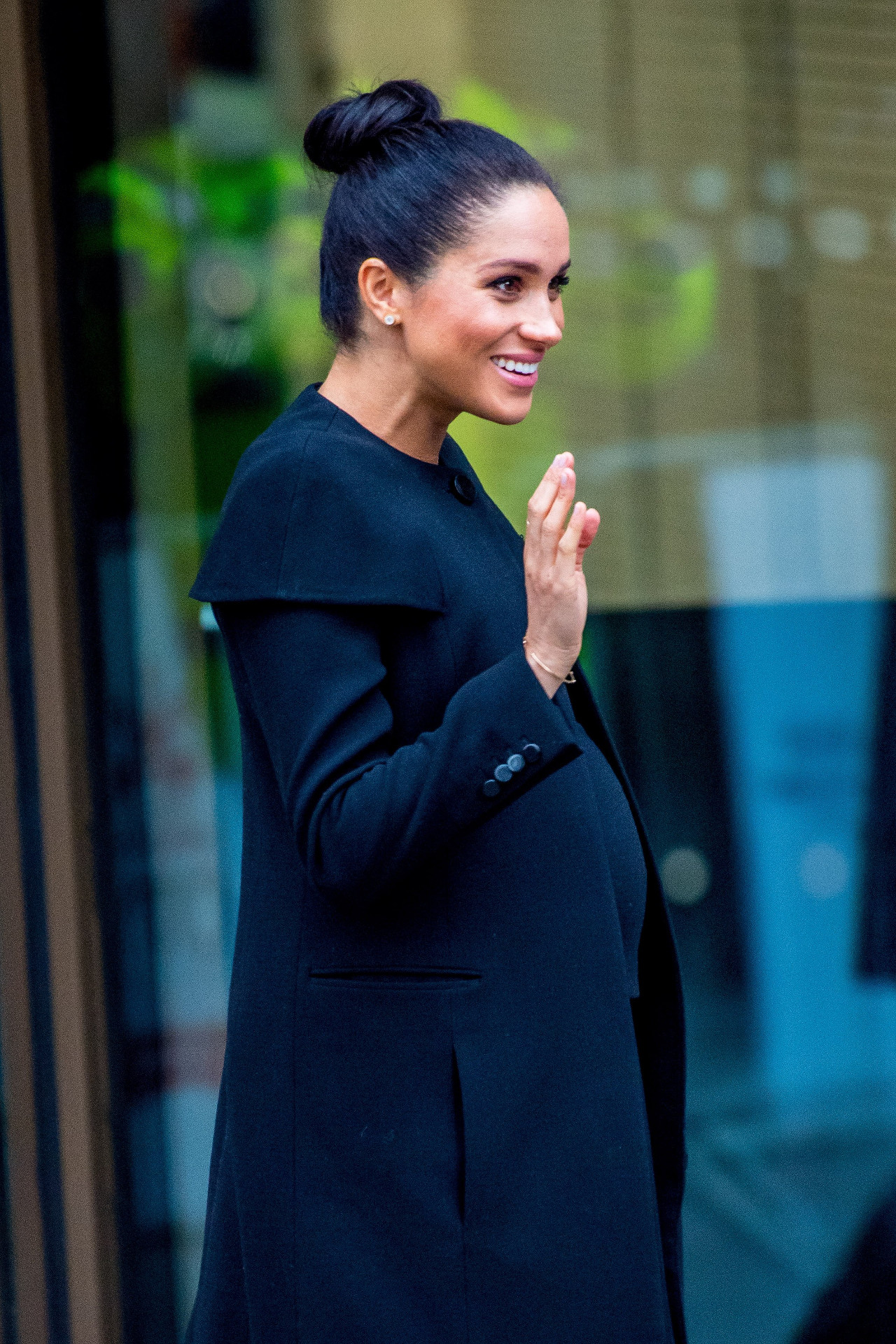 Księżna Meghan w ciasnym koku - trochę się zaokrągliła (ZDJĘCIA) Księżna Meghan w ciasnym koku - trochę się zaokrągliła (ZDJĘCIA)