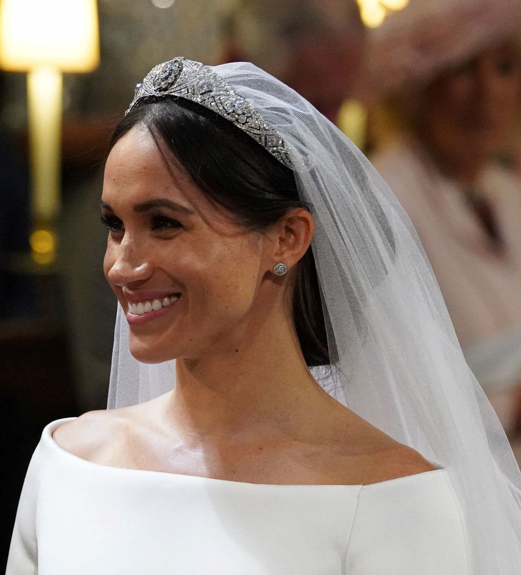 Stylista fryzur Meghan Markle zdradza sekrety ślubnego koczka 