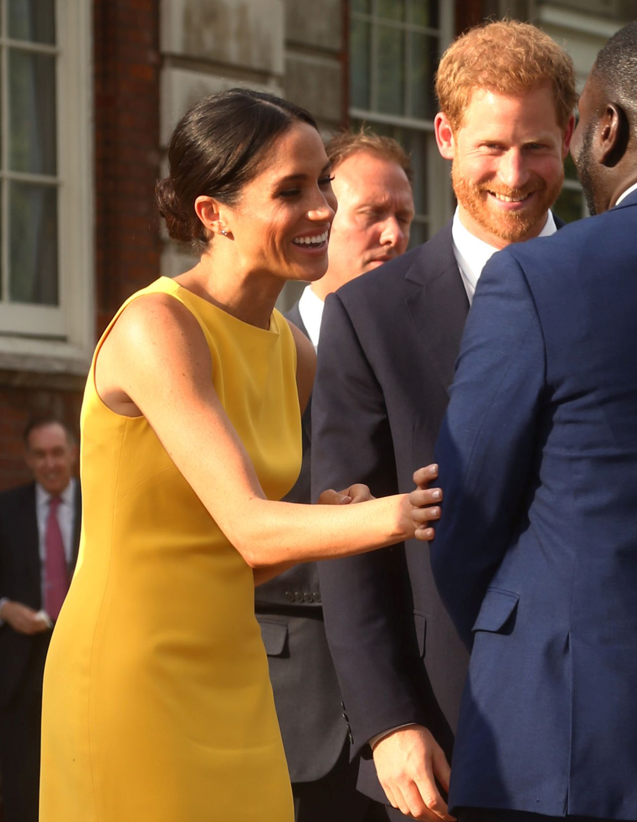 Kate uczy się od Meghan! Nie widzieliśmy jej jeszcze w TAKIEJ kreacji (ZDJĘCIA)