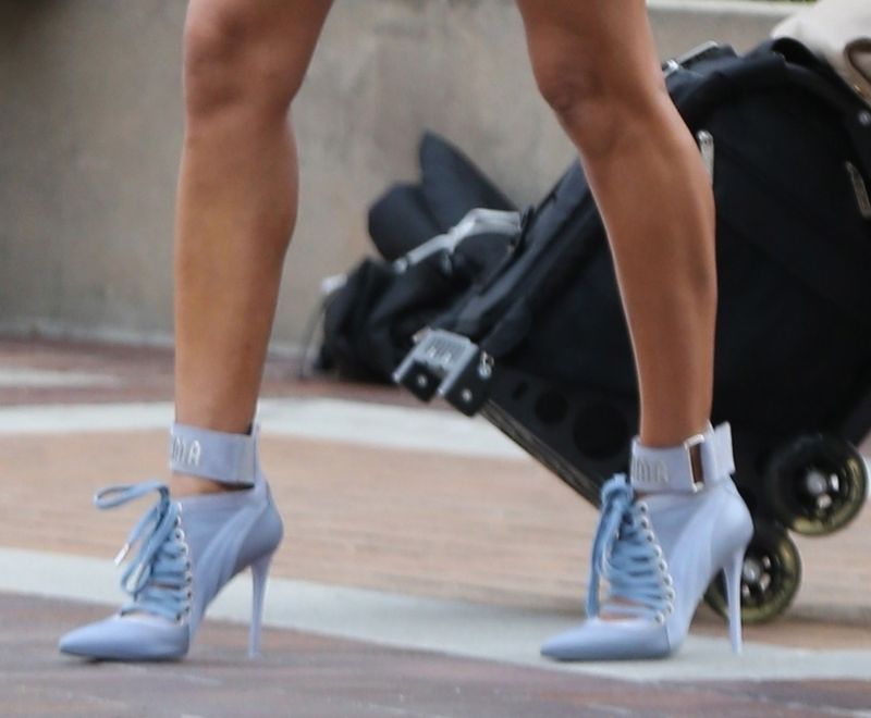 W garderobie ma chyba więcej par butów niż Kylie Jenner (ZDJĘCIA) W garderobie ma chyba więcej par butów niż Kylie Jenner (ZDJĘCIA)