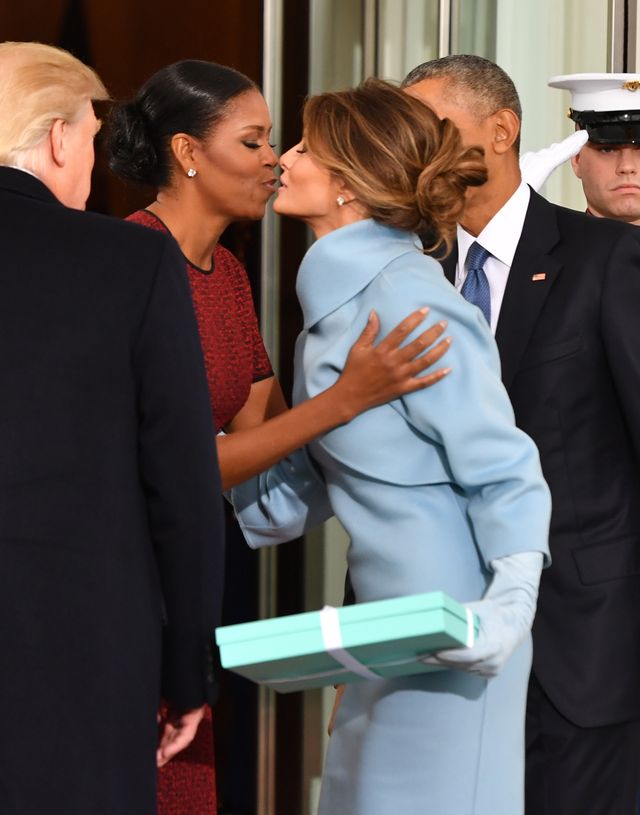 Melania Trump dała Michelle Obamie PREZENT - internet zwariował, bo...