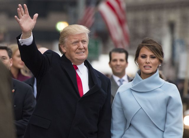 To dlatego Melania Trump tak dziwnie zachowywała się podczas inauguracji! To dlatego Melania Trump tak dziwnie zachowywała się podczas inauguracji!