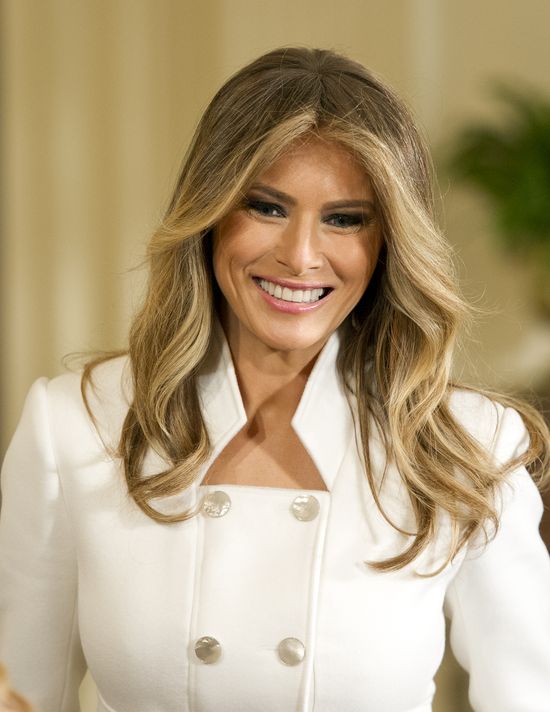 Jennifer Lopez zoperowała się tak, że wygląda teraz jak Melania Trump?