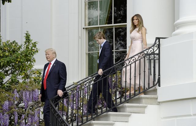 Co tam brak mimiki i dziwne gesty. Dzisiaj wszyscy mówią o butach Melanii Trump! Co tam brak mimiki i dziwne gesty. Dzisiaj wszyscy mówią o butach Melanii Trump!