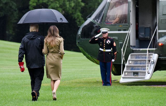 Seksowna Melania Trump pomaga ofiarom huragany