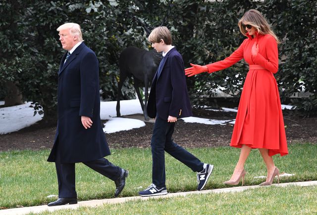 Trumpowie w komplecie lecą na Florydę - jutro urodziny Barrona (ZDJĘCIA) Trumpowie w komplecie lecą na Florydę - jutro urodziny Barrona (ZDJĘCIA)