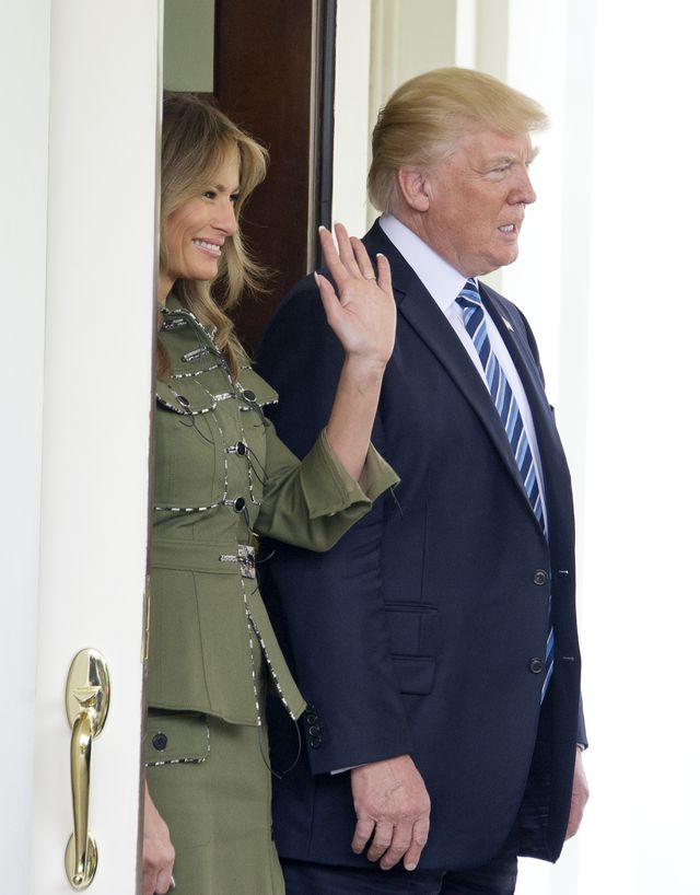 Co robi Melania Trump, gdy jej mąż przestaje na nią patrzeć? Co robi Melania Trump, gdy jej mąż przestaje na nią patrzeć?