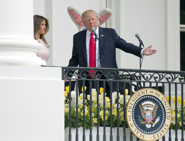 Internet ŚMIEJE SIĘ po tym, co Melania ZROBIŁA Donaldowi w czasie świąt