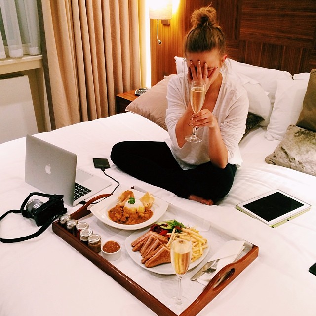 Jedna wcina owsiankę, druga raczy się pizzą (FOTO) Jedna wcina owsiankę, druga raczy się pizzą (FOTO)