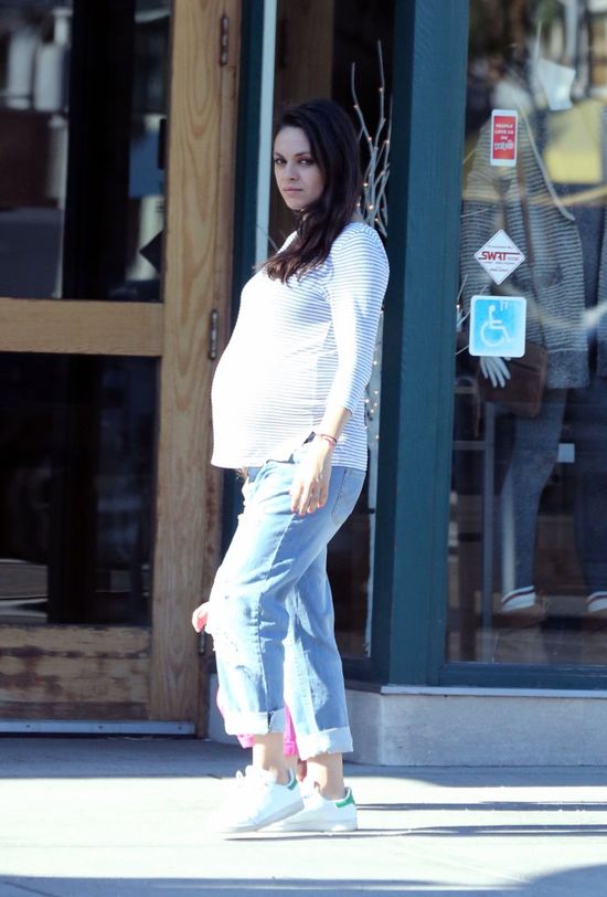 Niedługo Mila Kunis urodzi drugie dziecko. Jak prezentuje się dzisiaj?