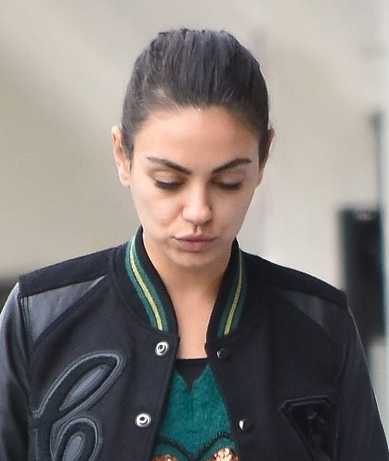 Mila Kunis chudnie, bo nie ma dla siebie czasu? (ZDJĘCIA)