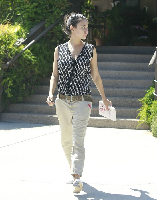 Mila Kunis chuda jak patyk! (FOTO)