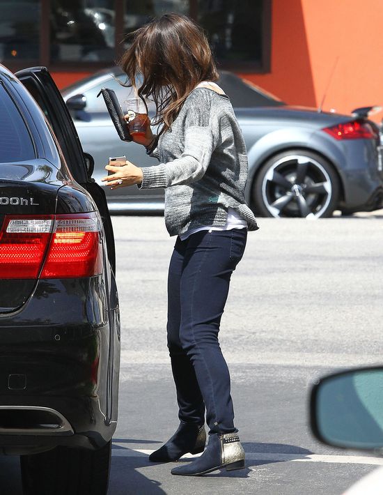 Mila Kunis podsyca plotki o swojej ciąży (FOTO)