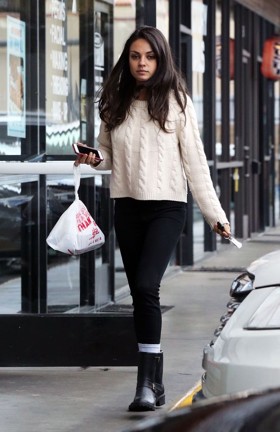 Wyobraźcie sobie, że właścicielką kaloszy jest Kardashianka!