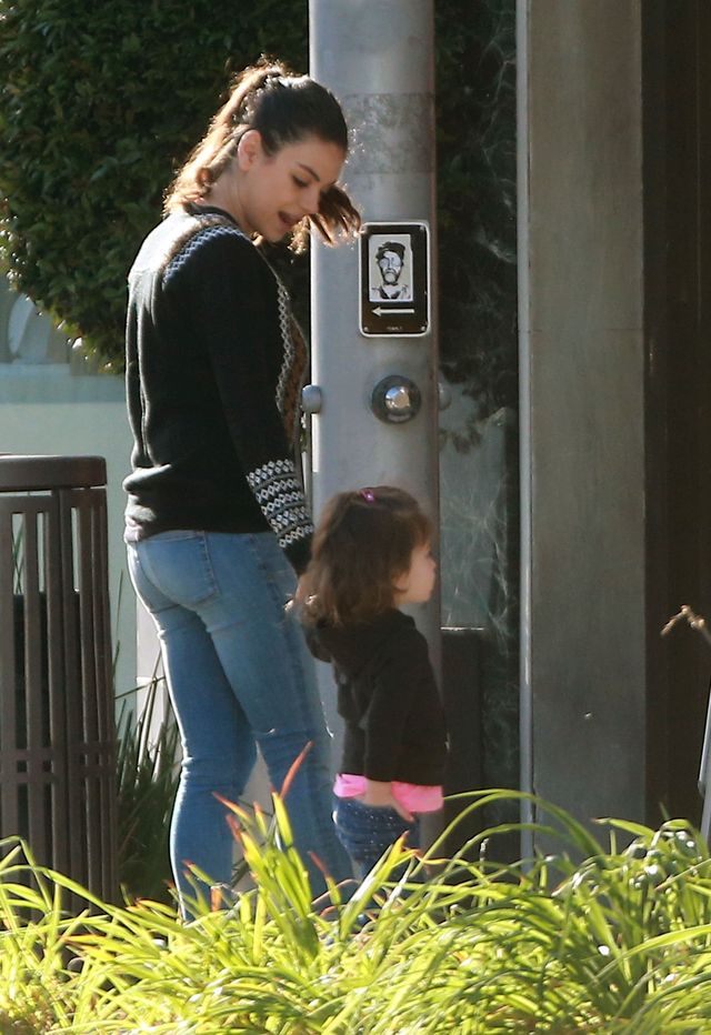 Jakie Mila Kunis ma chudziutkie nóżki! Jej figura robi wrażenie!