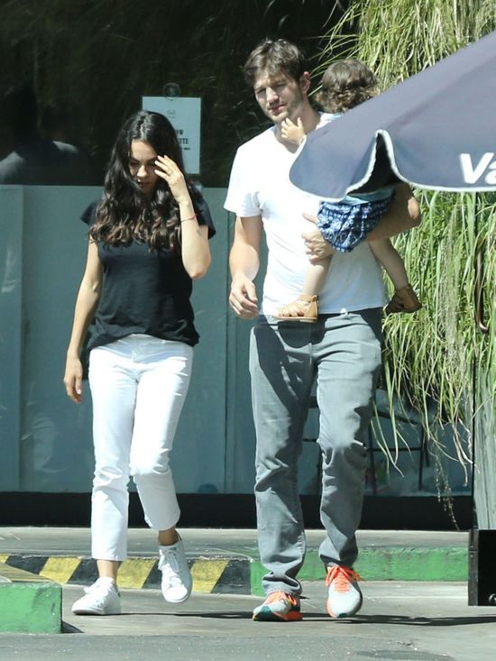 Mila Kunis Ashton Kutcher