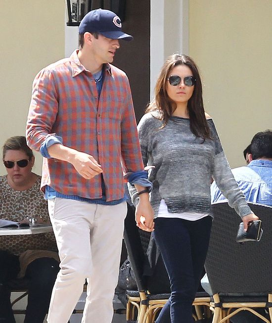 Mila Kunis podsyca plotki o swojej ciąży (FOTO)