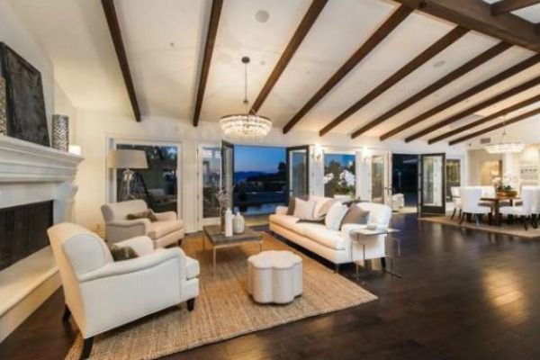 Tak mieszkała Mila Kunis, gdy była singielką (FOTO) Tak mieszkała Mila Kunis, gdy była singielką (FOTO)