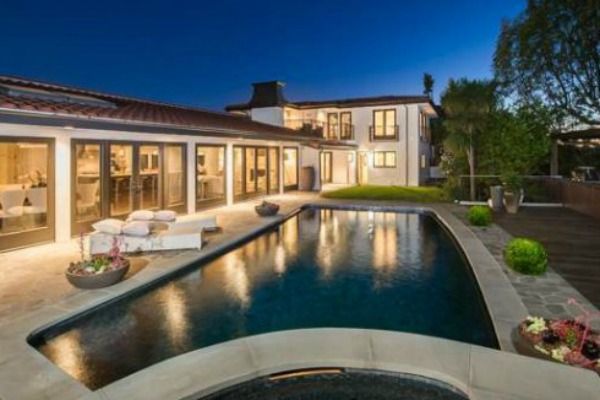 Tak mieszkała Mila Kunis, gdy była singielką (FOTO) Tak mieszkała Mila Kunis, gdy była singielką (FOTO)