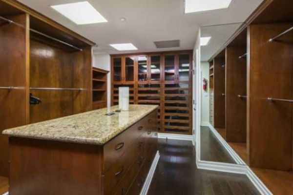 Tak mieszkała Mila Kunis, gdy była singielką (FOTO) Tak mieszkała Mila Kunis, gdy była singielką (FOTO)