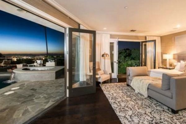 Tak mieszkała Mila Kunis, gdy była singielką (FOTO) Tak mieszkała Mila Kunis, gdy była singielką (FOTO)