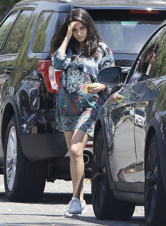 Mila Kunis wygląda na zmęczoną ciążą (FOTO)