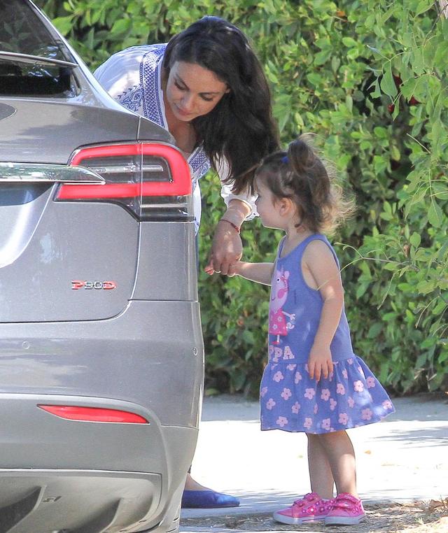 Czy to najsłodsze zdjęcia Mili Kunis z jej córeczką? (FOTO)
