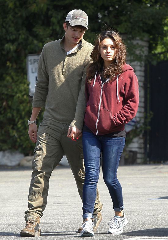 Mila Kunis jest narzeczoną Ashtona Kutchera?
