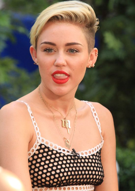 Od muzyki Miey Cyrus można zmądrzeć?  