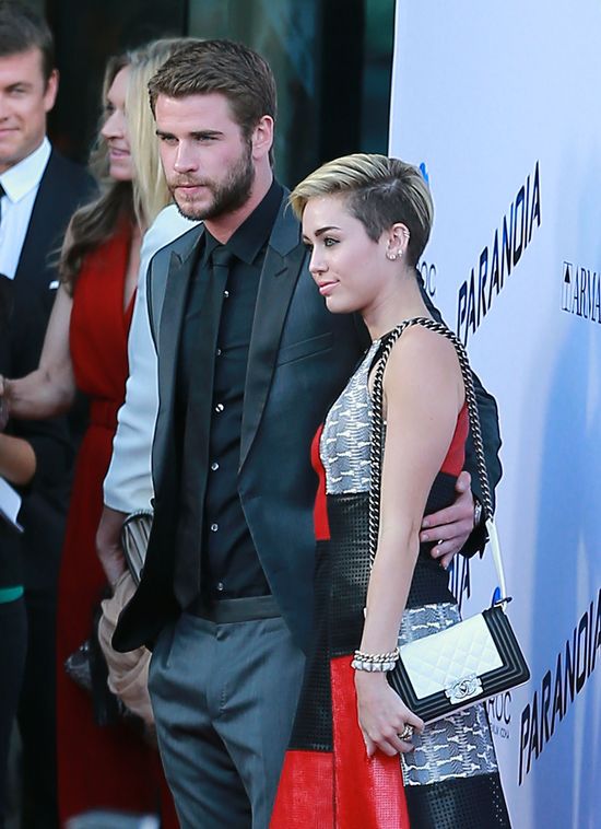 Liam Hemworth powiedział Miley, żeby zatrzymała pierścionek