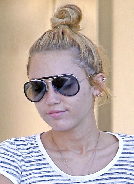 Miley Cyrus pilnuje swojego narzeczonego?