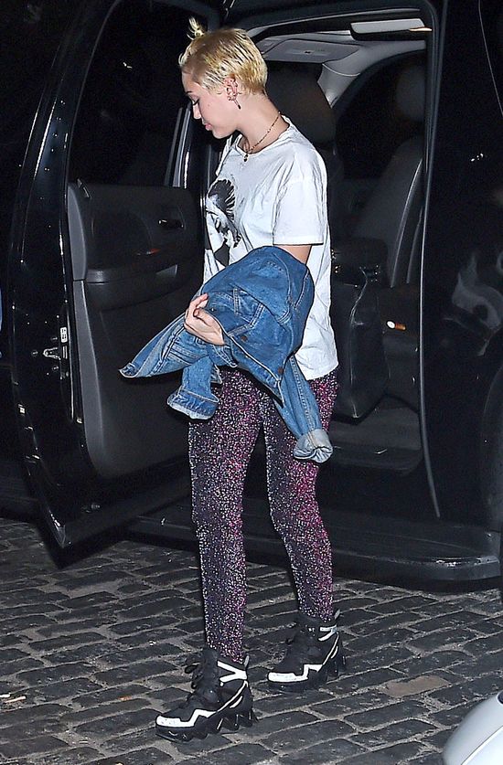 Imprezy i narkotyki odcisnęły piętno na twarzy Miley Cyrus 