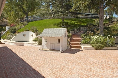 Miley Cyrus kupiła... ranczo (FOTO)