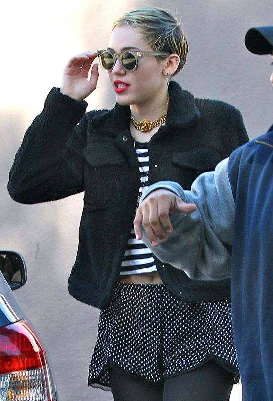 Miley Cyrus wygląda co najmniej nieapetycznie (FOTO)