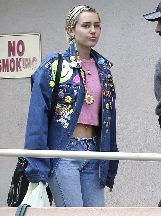 Miley Cyrus nie umyła włosów od gali Met? 
