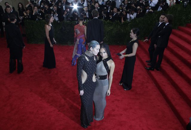 Miley Cyrus na gali Met wyglądała gorzej niż źle (FOTO)